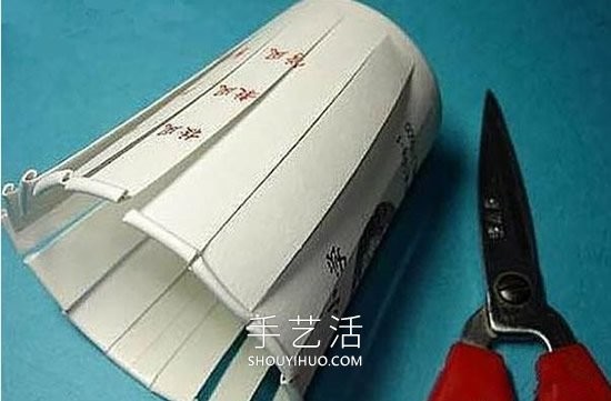 自制春节节日灯笼的方法 几个纸杯子就搞定! - www.shouyihuo.com
