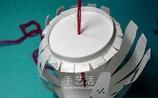 自制春节节日灯笼的方法 几个纸杯子就搞定! - www.shouyihuo.com