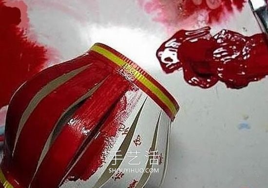 自制春节节日灯笼的方法 几个纸杯子就搞定! - www.shouyihuo.com