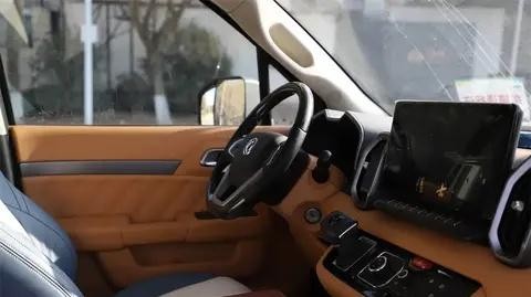 越野大哥范儿！东风猛士房车，6.7T动力上路超霸气-有驾