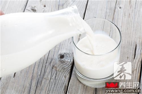 过期牛奶的11个妙用是什么？