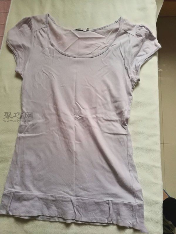 旧T恤改造流苏衫 第1步