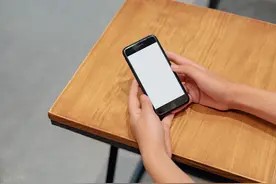 手机总是内存不足?用这4个清理办法,瞬间多出10个G图片