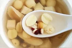 夏天,女人不想晒黑,多喝“四白汤”,美白祛湿,女人常吃显年轻图片