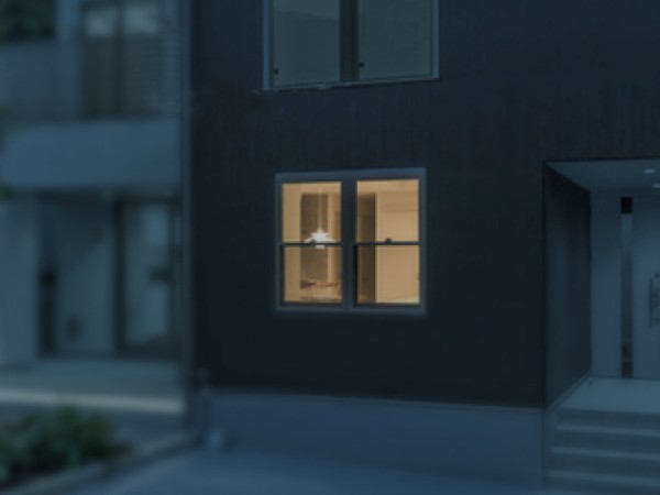 留守でも設定した時刻に電気が点灯している様子