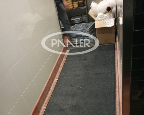 厨房PVC材质防滑
