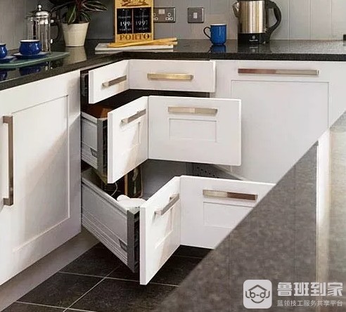 将拉篮设计成了斜角的插入式