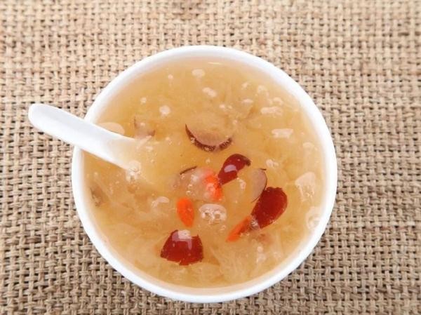 “秋吃白，病不来”，养肺黄金期到了！养生食谱推荐