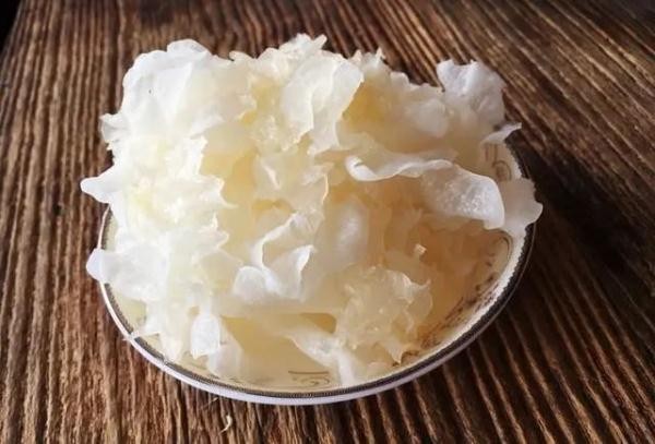 “秋吃白，病不来”，养肺黄金期到了！养生食谱推荐