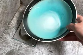 卫生间下水道倒一碗,多年的污垢异味全消失,早学早受益视频封面
