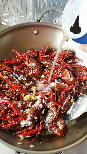 蒜蓉小龙虾的做法 步骤7