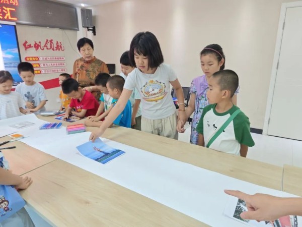 旧书“重生”点亮文明，菜园北里社区漂流书架温暖成长时光
