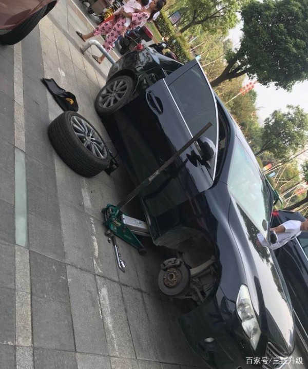 如何维护汽车的内部？老司机：这是好的清理方法-有驾