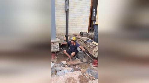 液压千斤顶助力房屋增高