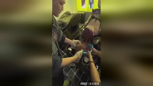 头发想要浅色就得漂