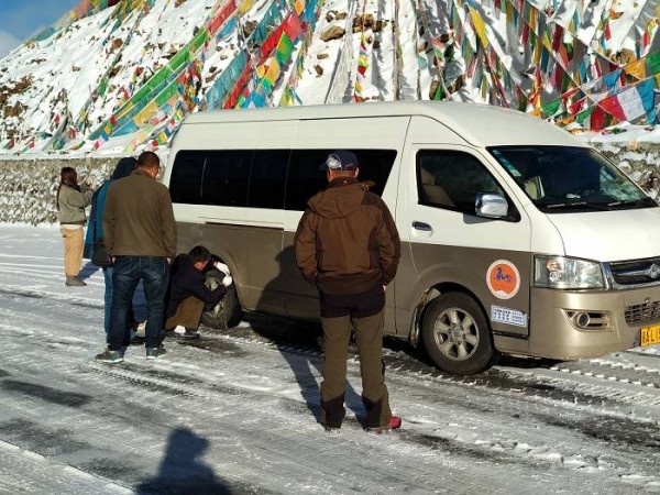 色季拉山的雪