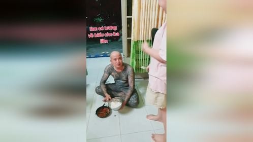 把全身纹成这样,到底咋想的
