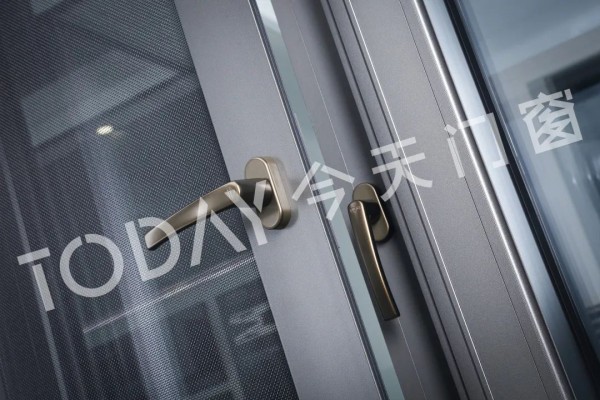 今天门窗 | 门窗清理小妙招,让你的门窗干净又安全!