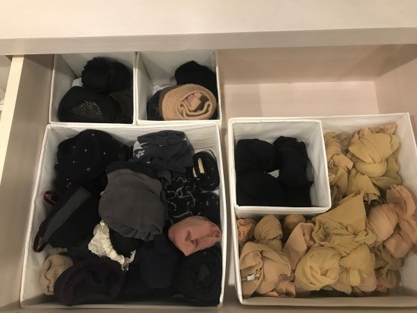 IKEA SKUBB 系列收納盒,拿來收納襪子。