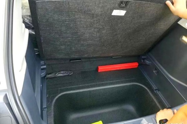 极狐T1的“小心思”,十大贴心细节设计整理,日常用车变得更轻松-有驾