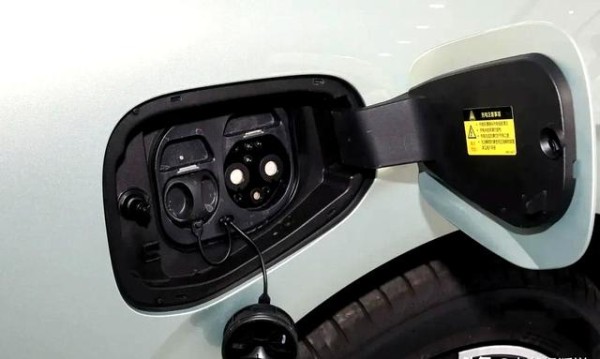 极狐T1的“小心思”,十大贴心细节设计整理,日常用车变得更轻松-有驾