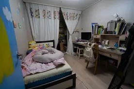 她把出租屋爆改成“糖果屋”,五彩斑斓真漂亮,网友:可以出道了图片