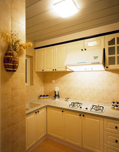 厨房瓷砖装修效果图 温馨<a class=link_word href=http://home.house365.com/ target=_blank>家居</a>案例 温馨<a class=link_word href=http://home.house365.com/ target=_blank>家居</a>案例