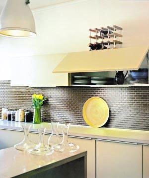 厨房瓷砖装修效果图 温馨<a class=link_word href=http://home.house365.com/ target=_blank>家居</a>案例 温馨<a class=link_word href=http://home.house365.com/ target=_blank>家居</a>案例