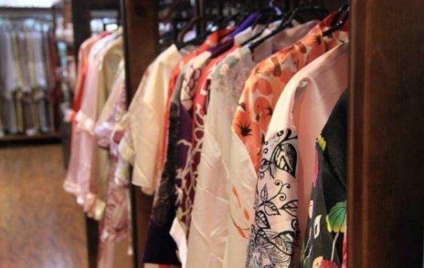衣服发霉不能穿,6招还你干净清新衣物
