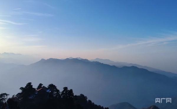 秦岭终南山风光(央广网记者 陈锵 摄)