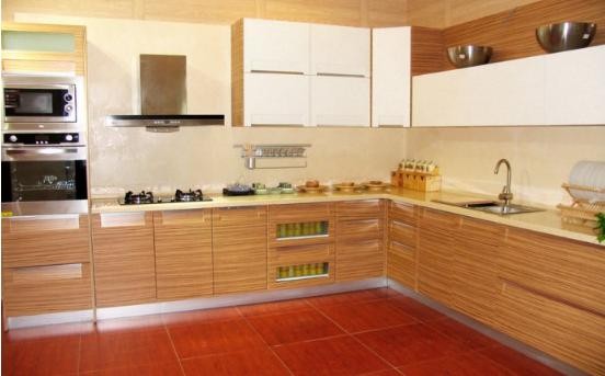 厨房橱柜如何清洗和维护，清理橱柜的柜台