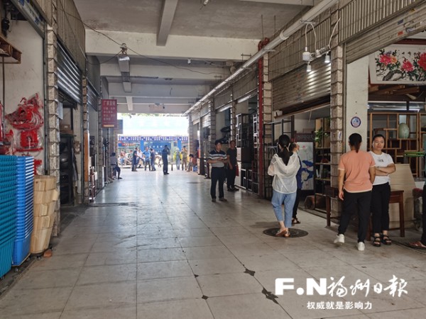 对标问题逐项整改 新店旧货市场改出新模样