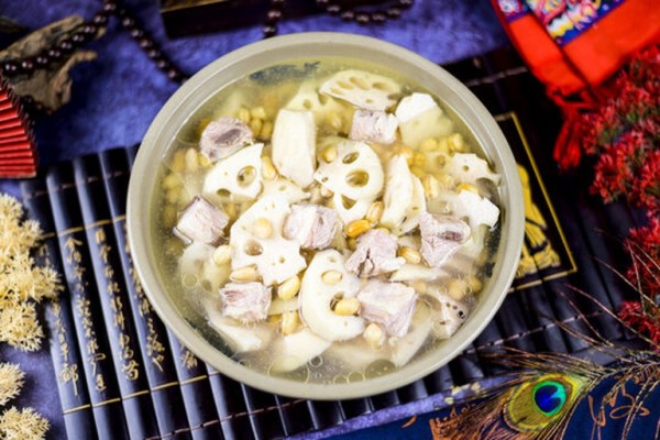 莲藕排骨汤成品图