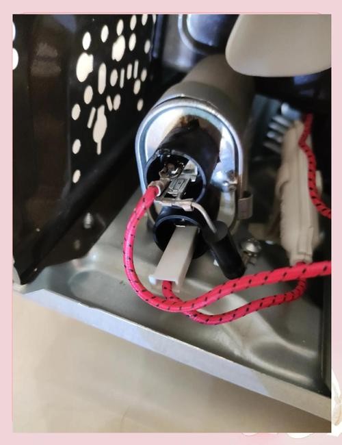 微波炉灯管发黑,如何安全清理?-第2张图片-索能光电网