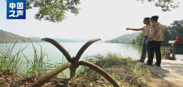 △肖瑞彬匡菊香夫妇在渡口