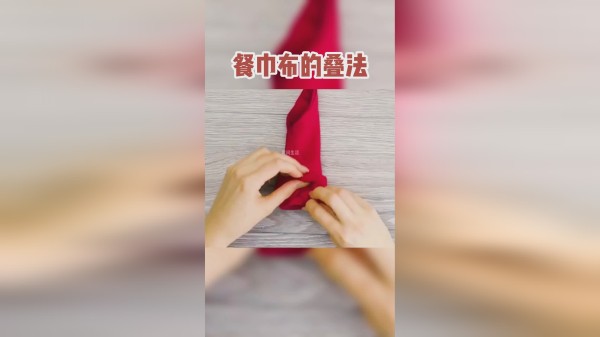 家里来客人，餐巾布这样叠更时尚