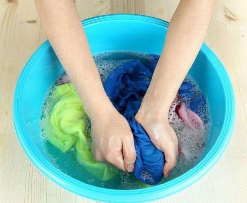 如何清洗跑步装备?速干衣清洗后不要拧干直接晾晒