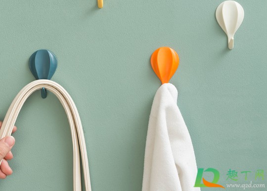 挂钩粘墙上会使墙皮脱落吗2