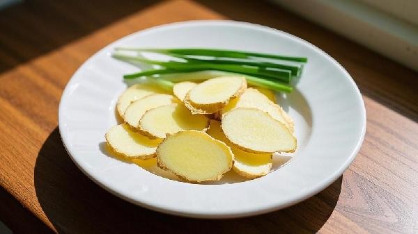中医分享:5种巧用生姜的好方法,都学会了,小病不来找你