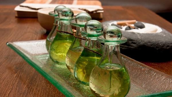 跳蚤怕花露水还是风油精