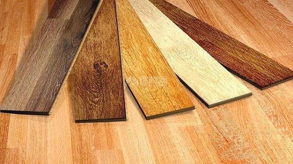 旧地板如何翻新