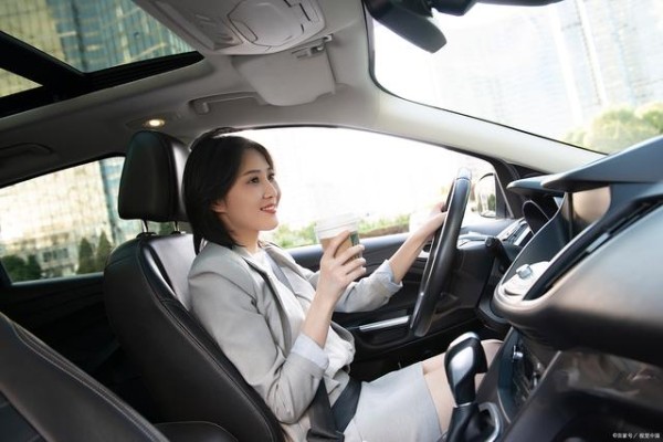 驾驶小窍门,助你成为道路达人!-有驾