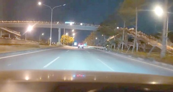 驾驶安全必备:十大技巧助你行车无忧-有驾