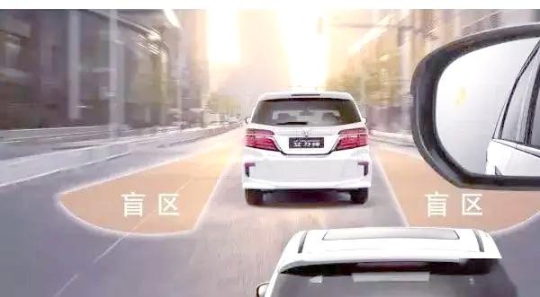 驾驶安全必备:十大技巧助你行车无忧-有驾