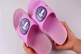 拖鞋穿久了有黑垢洗不干净?学会两个小技巧,拖鞋立马干净如新图片