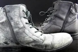 鞋子上有霉斑别着急,去除霉斑很简单,早点看见就好了视频封面