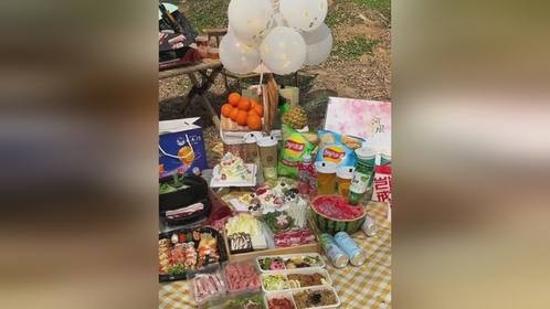 艾特小姐妹一起去野餐吧