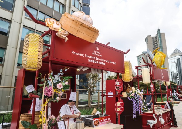 市集、美食、艺术直抵假日生活，申城综合商业体迎国庆客流高峰