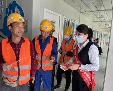 农业银行推出“521”新市民综合金融服务方案,积极开展“青岛银行业保险业新市民金融服务宣传月”活动