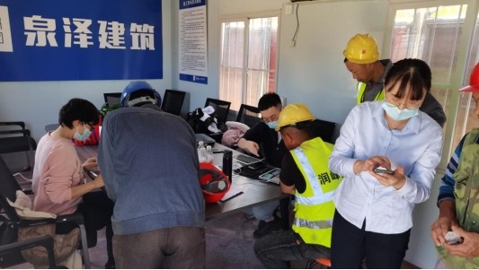 农业银行推出“521”新市民综合金融服务方案,积极开展“青岛银行业保险业新市民金融服务宣传月”活动